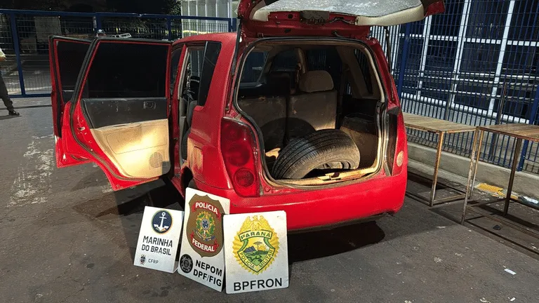 Polícia Federal desmantela transporte ilegal de pneus em Foz do Iguaçu