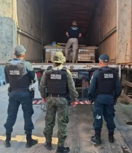 Base fluvial “Candiru” apreende carga irregular de eletrônicos e pneus