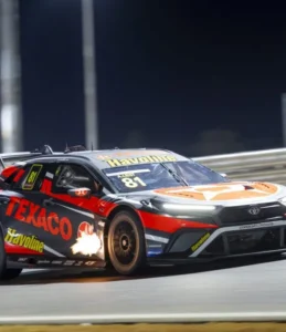 Toyota Gazoo Racing domina treino livre da Stock Car em Cuiabá