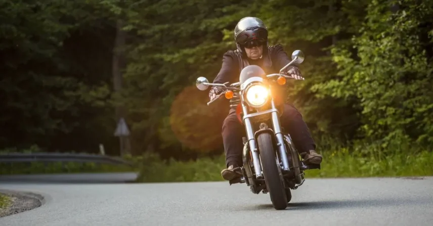 Gastos mensais de quem tem moto: manutenção, pneus e seguro