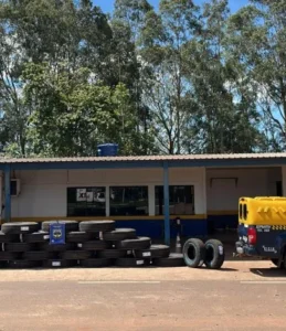 Polícia apreende pneus e cigarros na rodovia MS-164