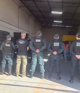 Caminhão é apreendido em Santarém com 1.677 pneus irregulares