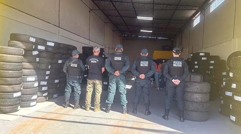 Caminhão é apreendido em Santarém com 1.677 pneus irregulares