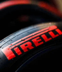 Pirelli encerra pneu C6 e anuncia compostos para 2026 na F1