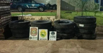 Veículo paraguaio com pneus é apreendido no Rio Paraná