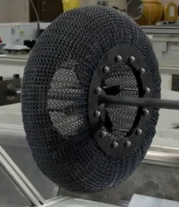 NASA desenvolve pneus inovadores que não furam e surpreendem
