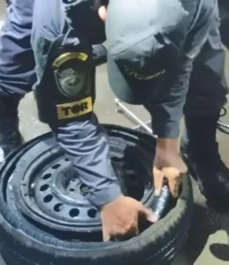Jovem é detido com 18 quilos de maconha em pneus na região