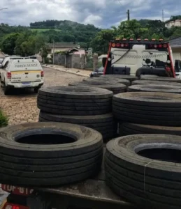 Brigada Militar confiscou carga de pneus em Nova Bassano