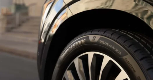 Dicas essenciais para saber quando trocar os pneus antes da viagem de fim de ano