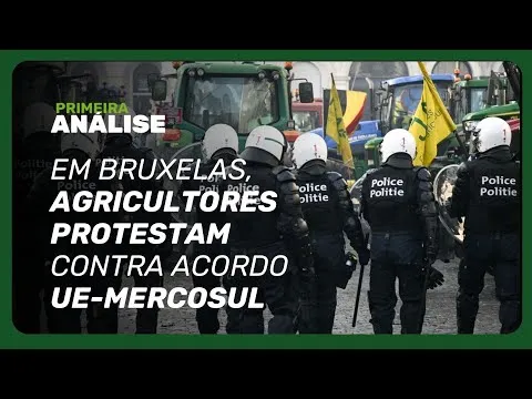 Agricultores protestam em Bruxelas com pneus queimados