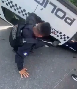 Viatura da PM capota em MT e fica de pneus para cima; veja vídeo