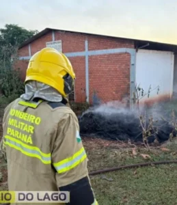 Incêndio de pneus provoca ação de bombeiros em Santa Helena