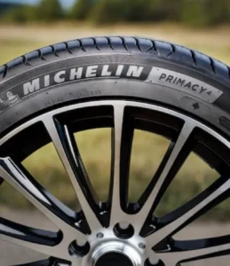 Michelin apresenta pneus com IA que monitoram desgaste e cortes de custo