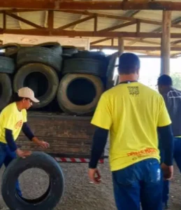 Mutirão do dia D coleta 231 pneus no combate ao Aedes