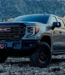 GMC Sierra 1500 AT4 com pneus off-road maiores é flagrada