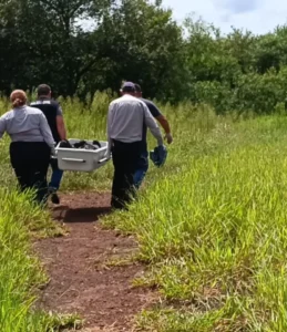 Incêndio em barraco deixa vítima carbonizada entre entulhos