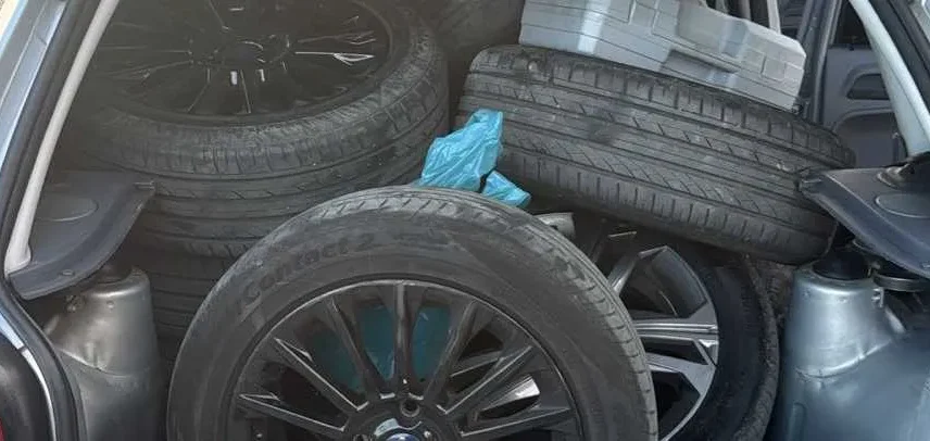 Suspeitos de furto de pneus são presos pela PMCE em Aquiraz