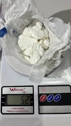 Polícia apreende contrabando de pneus e tráfico de cocaína