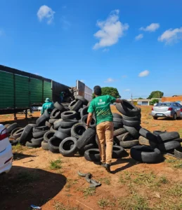 Goiânia promove coleta de pneus descartados em ação pública